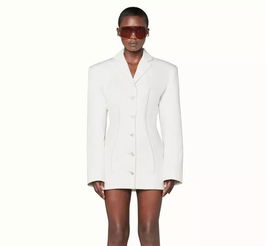 服裝解構(gòu) 顛覆常規(guī)的創(chuàng)意設(shè)計(jì)手法分享